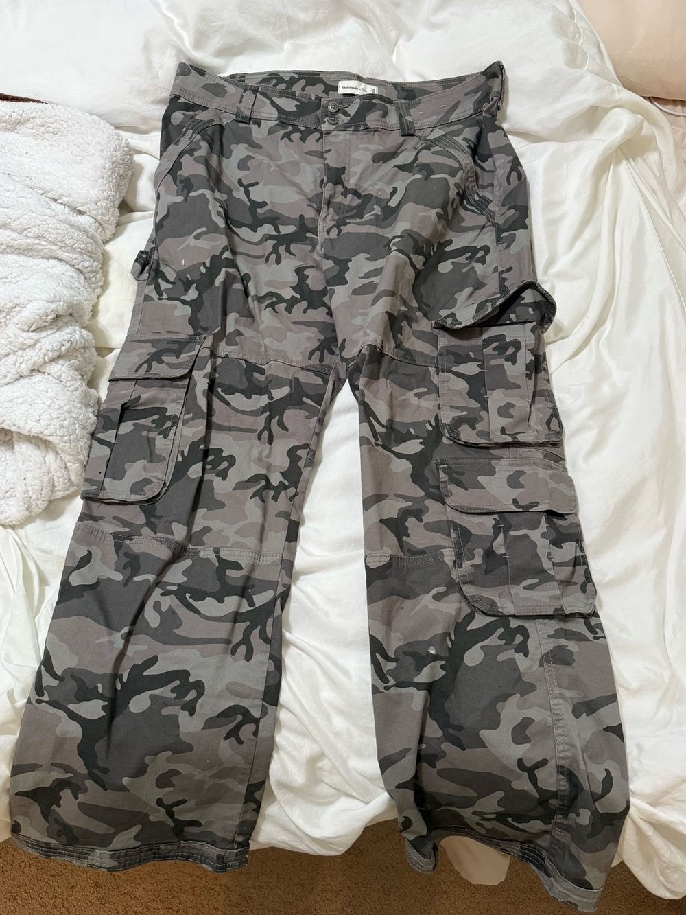 Abercrombie camo cargo pants
